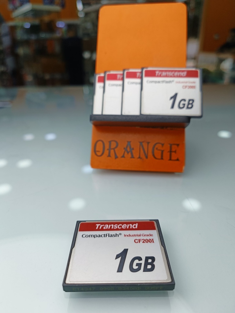 NOREF556_2.jpg